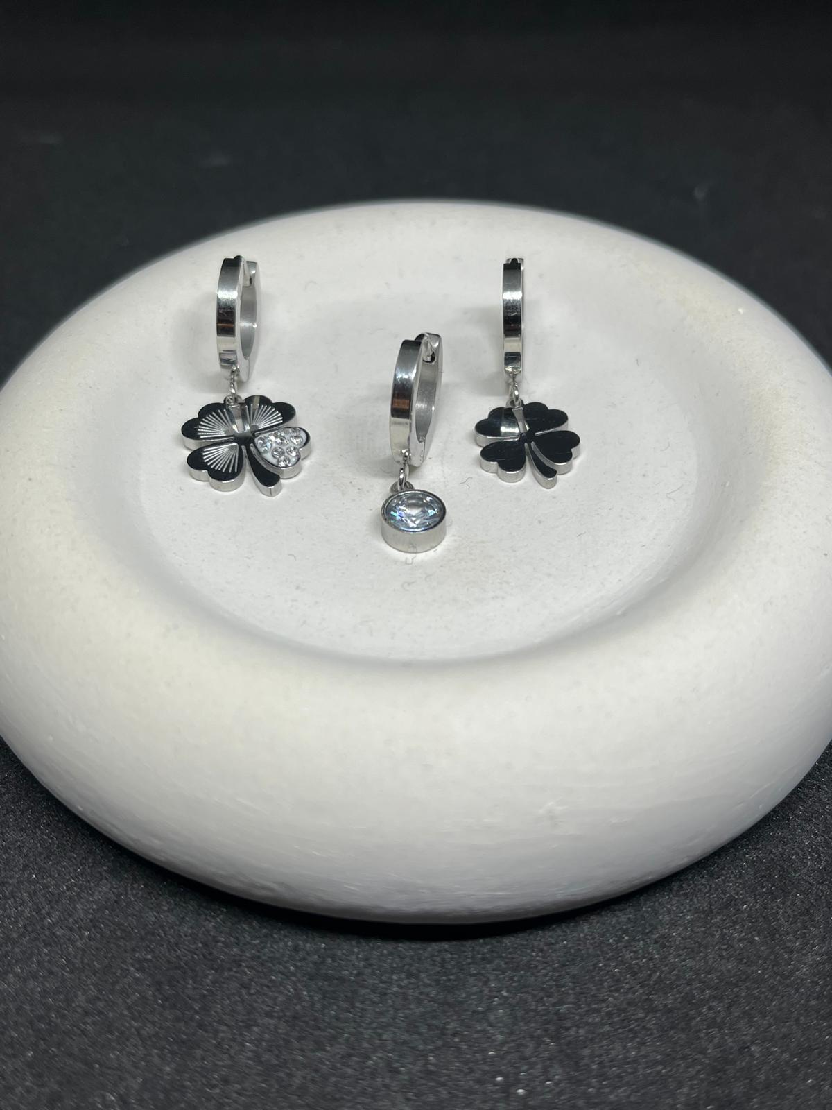 Yonca Yapraklı Üçlü Küpe